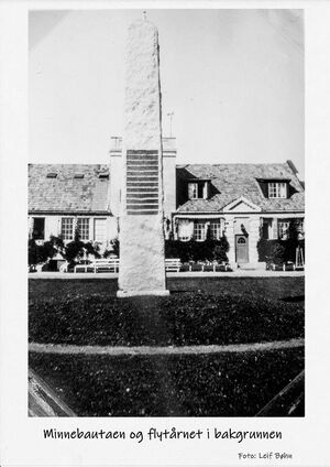 Minnebautaen og flytårnet.jpg