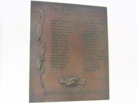 Minneplakett over falne fra Osvald-gruppa, med Aasen som den siste. Foto: Stig Rune Pedersen (2012).