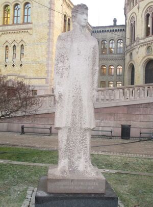 Minnesmerke Christian Frederik ved Stortinget.jpg