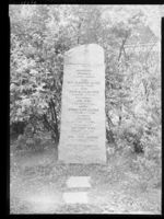 50. Minnestøtte reist 17.mai 1946. Jar skolekrets. - no-nb digifoto 20150625 00122 NB MIT FNR 11611.jpg