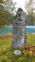Minnestein over Johannes Paulsen Qvamme, på Briseldplassen i Oldedalen. Foto: Jarl V. Erichsen