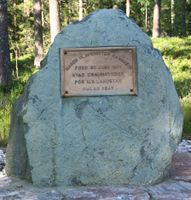 En minnestein for Maren Ramskeid i Kviteseid forteller av hun sang Draumkvedet for M.B. Landstad. Foto: Anne Brit Flatin Borgen