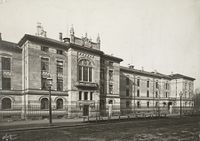 Mogens Thorsens og Hustrus Stiftelse fra 1898, ark.: Henrik Bull, revet i 1958-1959. Her fronten mot Bygdø allé. Foto: Severin Worm-Petersen/Oslo Museum (1900).