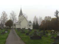 44. Mogreina kirke og kirkegård 2012.jpg