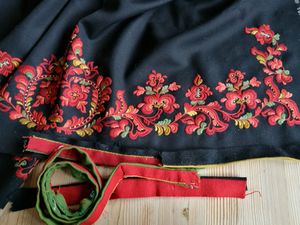 Montering av bunadforkle.jpg