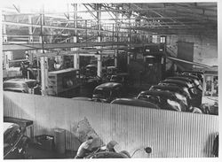 Monteringshallen for biler på Strømmens Værksted.