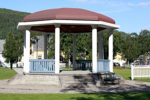 Mosjoeen Byparken paviljong.jpg