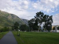 Nordlig del av parken. Gangvei til Nye Øybrua og sentrum. Fotograf: Zahl