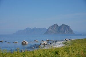 Mosken sett fra Værøy.jpg