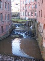 Lilleelv sett fra bro i Møllebyen Foto: Chris Nyborg