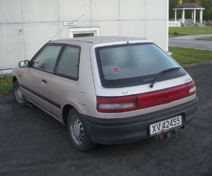 Motorvogn XV-42455 Mazda 323 1992 Martinsen Bil.png