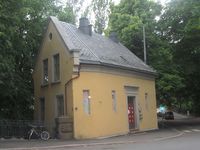 Gartnerboligen på løkka, Munkedamsveien 64, senere banemesterbolig for NSB og fritidsklubb. Foto: Stig Rune Pedersen (2012).