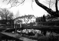 Munkerud gård, Nordstrandveien 71 (1911). Foto: Anders Beer Wilse/Norsk Folkemuseum (1941).