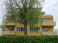 Nr. 38, oppført i 1936 i funksjonalisme, ark. Henrik Nissen (1888–1953) og Gunnar Brynning. Foto: Jan-Tore Egge (2019).