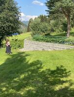 Eystein Røset muret denne muren på hjemgården i en alder av 101 år. Foto: Fotogjeteren