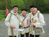 Stig Solheim (t.h) var en av grunnleggerne av korpset Gutta på Skaugum (GPS) i Asker i 2006. Her sammen med sine musikalske venner Magne Gunnar Vegel (t.v) og Olav Bjørn. Bildet er tatt 17.mai 2012. Foto: Svend Aage Madsen