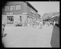 Myrdal stasjon 1952-1953. Ukjent fotograf/Nasjonalbiblioteket.