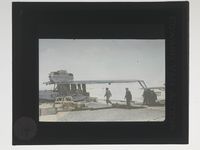 NPRA184. Vingene monteres på "N24". Heinrich Schulte-Frohlinde fra Dornier-Wal ledet arbeidet. Foto: Nasjonalbiblioteket