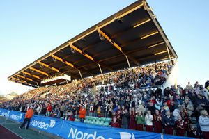 Nadderud stadion 2005.jpg