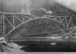 Bru over Namsen under bygging ved Buneset.