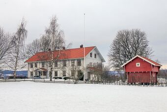 Nannestad prestegård 03 240311.jpg