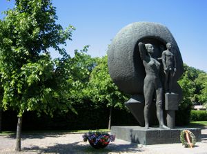 Nasjonalmonumentet Festningsplassen Akershus.jpg