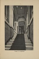 Trapp til kongelosjen. Fra boka Nationaltheatret i Kristiania, ukjent forfatter, utgitt 1899.