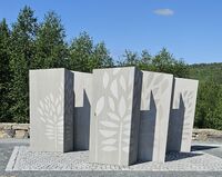 Navnet minnelund på Bakkerud, innviet høsten 2023. Foto: Tor Olav Haugland (2023).