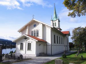 Nedre Eiker kirke 2013 4.jpg