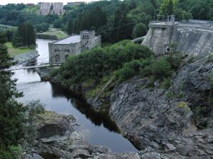 Nedre Leirfoss kraftverk.JPG