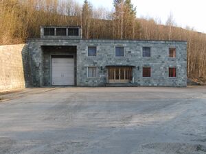 Nedre Vinstra kraftverk portalbygning.JPG