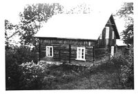 Neirebø under gnr. 93/1 Foldsæ. Bygningen før den vart brend og ny bygd. Fotograf og årstal ukjend.