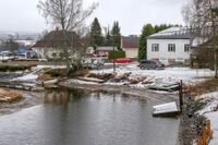 Kanalen Merkja sett fra Øyaveien. Foto: Leif-Harald Ruud (2021)