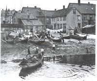 Klestørking nedenfor Nerstranda 16-18 i Tromsø. 1920-årene?