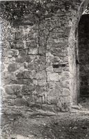 25. Nes kirkeruin, Akershus - Riksantikvaren-T041 01 0046.jpg