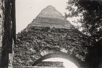 68. Nes kirkeruin, Akershus - Riksantikvaren-T041 01 0048.jpg