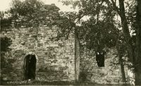 88. Nes kirkeruin, Akershus - Riksantikvaren-T041 01 0500.jpg