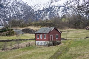 Det gamle skulehuset på Nes i Viksdalen, Gaular kommune