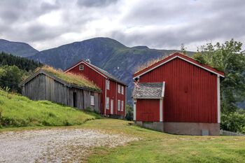 Nesset prestegard 02 210804.jpg