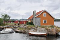 Rekefabrikken, «Vadboholmen» på Lakseberget. Foto: Roy Olsen (2012).