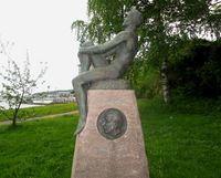 Minnesmerke over Nils Kjær i Holmestrand (1952). Foto: Stig Rune Pedersen