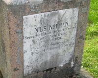 3. Nils Norman gravminne.jpg