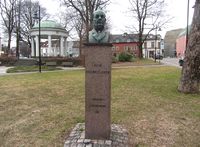 Byste av Nils Riddervold Jensen i Stoltenbergparken (1949). Foto: Stig Rune Pedersen