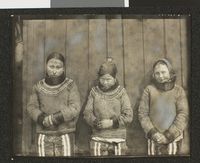 Tre inuittjenter.