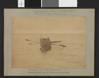 Inuitter i en umiaq utenfor Nuuk.