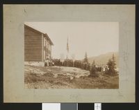 Besse Haugjorden er en av personene på dette bildet fra folketoget til Nansens eiendom Sørkje i 1899. Foto: Nansens bildearkiv