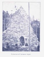 Kapellet før det ble restaurert på 1900-tallet. Fra Holmestrand og omegn, ugittt 1907.
