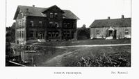 Fossum, som kommunen kjøpte til fattiggård i 1896. Foto: Eidsberg herred (1914)