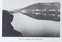 Kvalsund før evakueringen. Det Norske næringsliv. 13 : Finnmark fylkesleksikon, 1952.