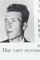 Gardbruker Edvard O. Mølmen, født 14. mai 1928 i Lesjaskog. Kombinert for Lesjaskog idrettslag. Foto fra Norske skiløpere : B.5 : Østlandet Nord, utg. 1955.
